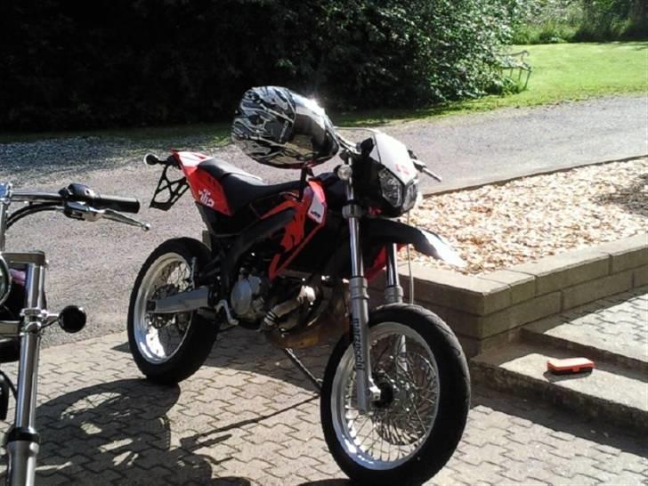 Aprilia SX50--> SOLGT! billede 3