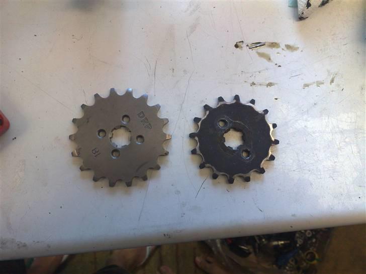 MiniBike 125cc Orion SOLGT - det gamle 16 tands og det nye 18 tands for at få lidt mere på toppen billede 14