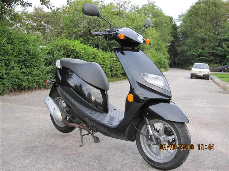 Suzuki Estilete Black Edition (SOLGT) - Hvad skal man gejle den for? Den er jo fed i sig selv hehe billede 2