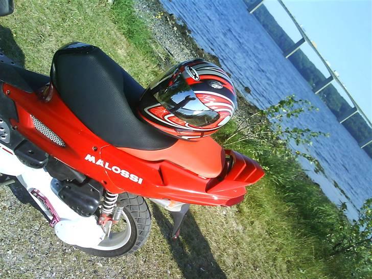 Peugeot Speedfight 2 **SOLGT** - kører stilen hele vejen med rød hjelm og spejlvisir billede 5