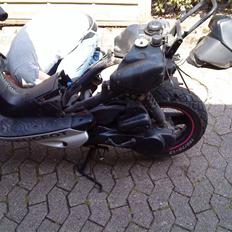 Peugeot speedfight 2 AC. byttet