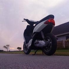 Yamaha jog R << solgt >>