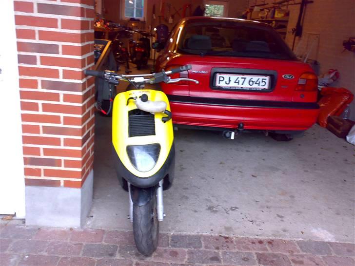 Yamaha Jog Space  - Har ikke lige sat min beholder fast ;)  billede 3