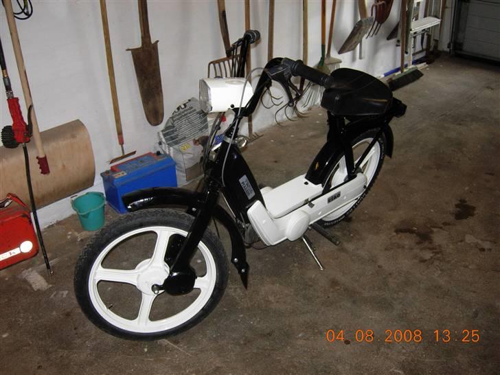 Vespa ciao ( solgt ) - se den flotte ny malet ciao hehe  billede 1