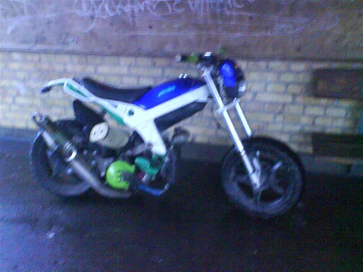 Suzuki sm dks 3 med hiper blok - da den var samlet og jeg havde kørt lidt på den :D .... billede 7