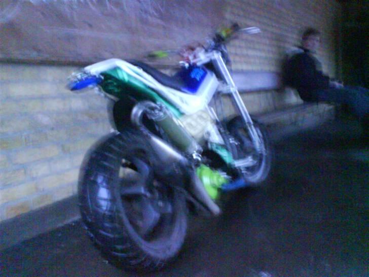 Suzuki sm dks 3 med hiper blok -  besluttede jeg mig for at skille den af igen for at male den :D billede 8