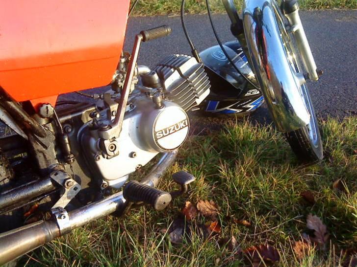 Suzuki dm 50solgt Savner dig :'( - en fin motor ny vasket og køre pisse godt  billede 4