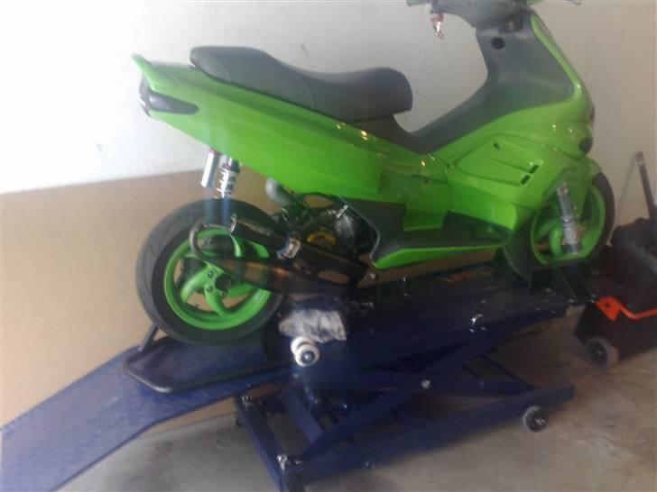 Gilera Runner SP LC DD #3 - Her står den fint og venter :) billede 13