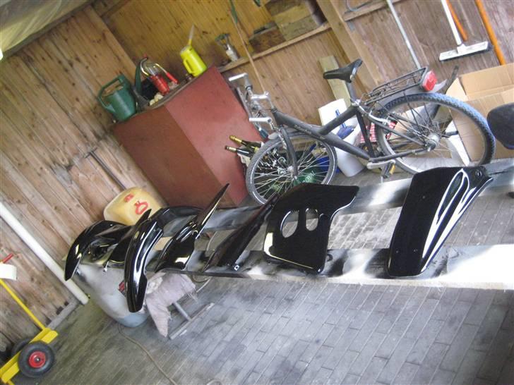 Suzuki RMX LC DD - skjoldene efter første lag blank sort :D billede 14