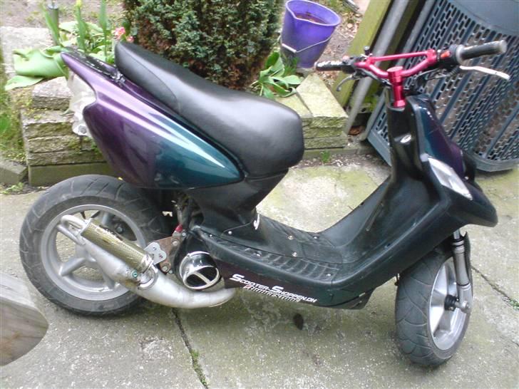 Yamaha Bws ' Ng (Solgt) - billedet er taget ved siden af min trappe op til huset... billede 13