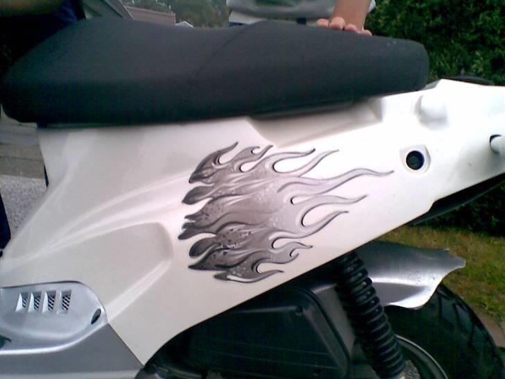 PGO hot 50 ØDELAGT:( KØRT NED billede 4