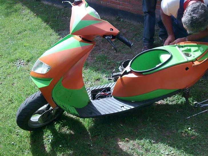 Suzuki Estilete / Rally brændt ! - så blev motoren pillet af :) billede 2
