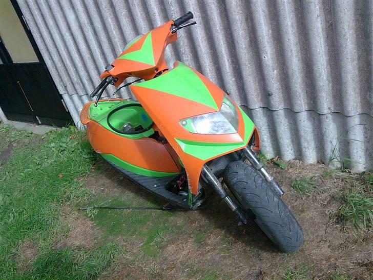 Suzuki Estilete / Rally brændt ! - uden motor billede 5