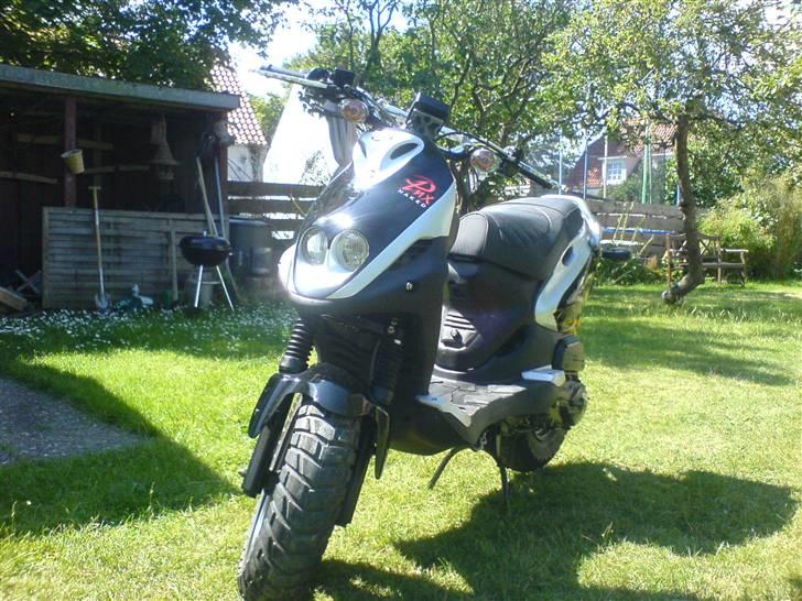 PGO PMX naked - alle billerne er taget med min mobil! billede 1