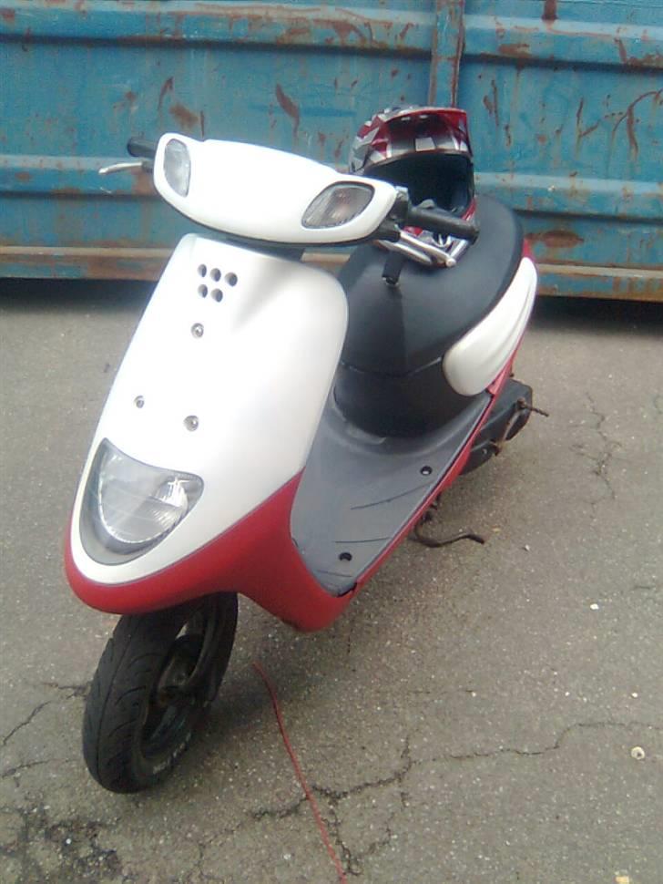 Yamaha Jog Space SOLGt - Før kickstarter skjoldet blev malet, og at den blev hævet :)  billede 3