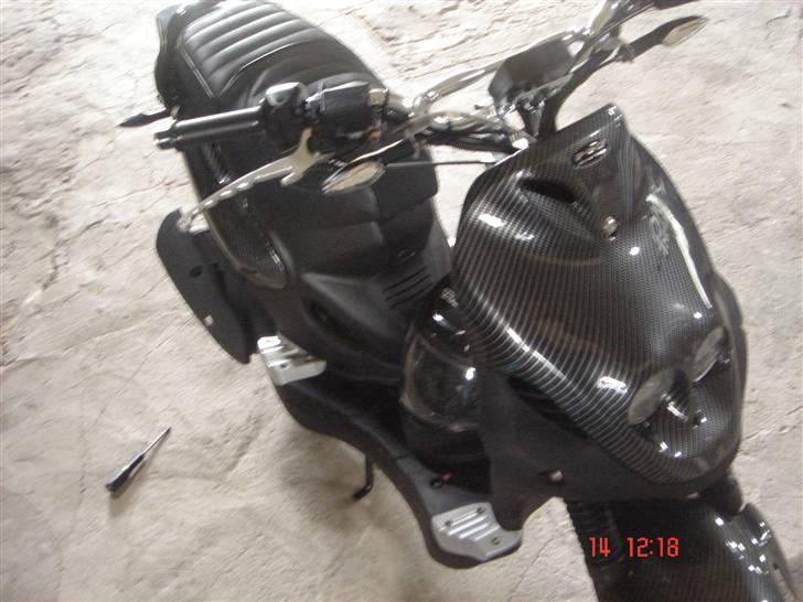 PGO PMX Naked Carbon billede 1