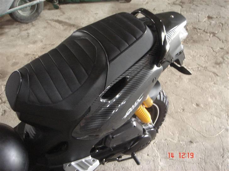 PGO PMX Naked Carbon billede 4