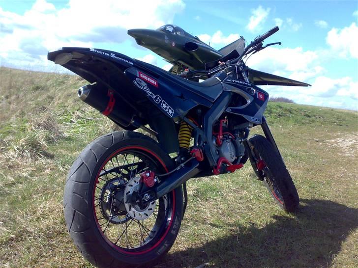 Derbi Senda SM X-treme (Solgt) - Nyt :)  ved flyvestationen . billede 1