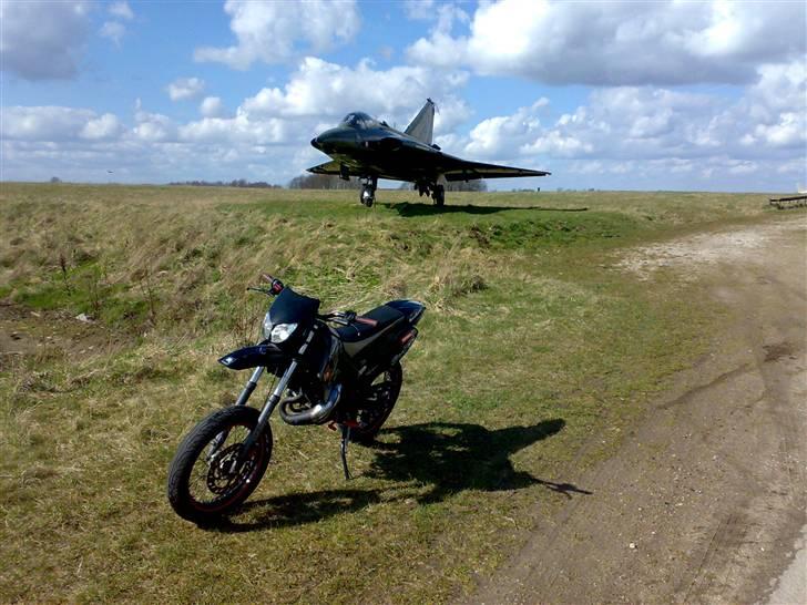 Derbi Senda SM X-treme (Solgt) - Nyt :) fly i baggrunden .  billede 3