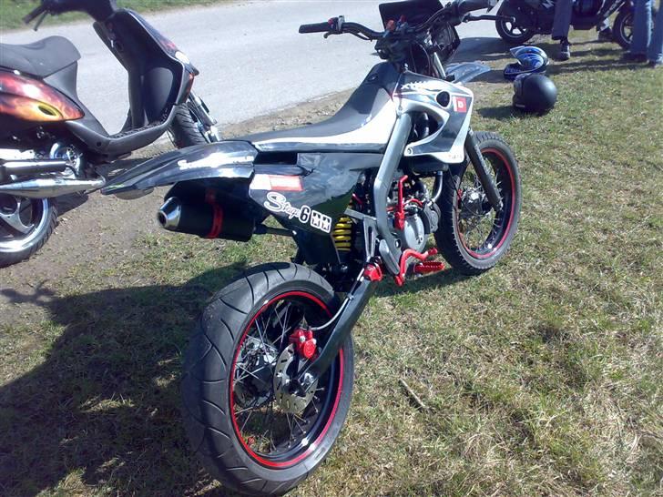 Derbi Senda SM X-treme (Solgt) - Bagfra :) billede 6