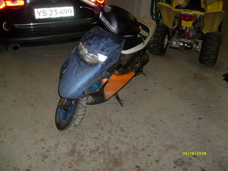 Honda SFX...SKROTTET SOLGT - er ved og stande skjoldene så der mangles et par stykker billede 1