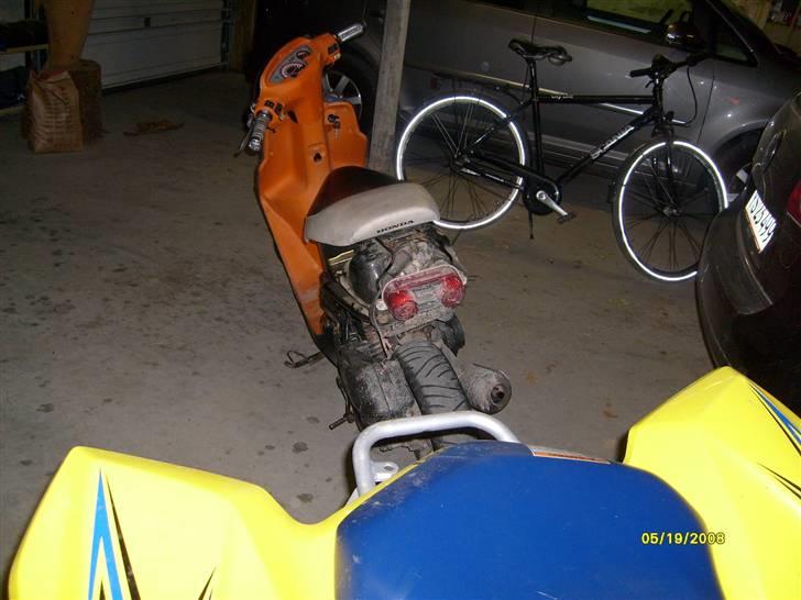 Honda SFX...SKROTTET SOLGT - er ved og stande skjoldene så der mangles et par stykker billede 9