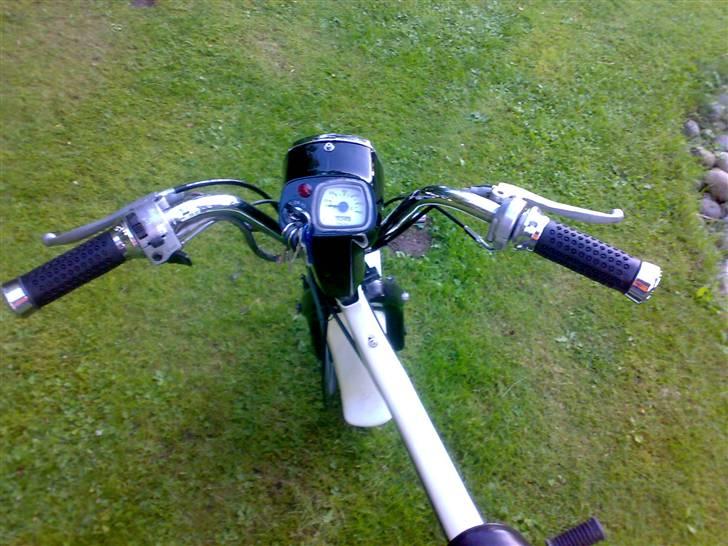 Suzuki Fz50 [Byttet] - nye håndtag, nyt lygtehus og ny forlygte ;D billede 11