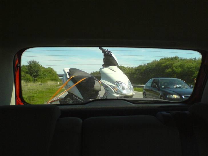 Yamaha Jog R LC SOLGT - På vej hjem med den. billede 2