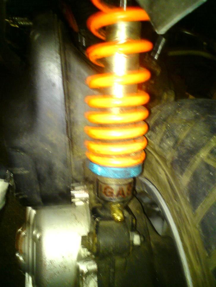 Piaggio Zip "Under ombygning" - gas dæmperen .. billede 4