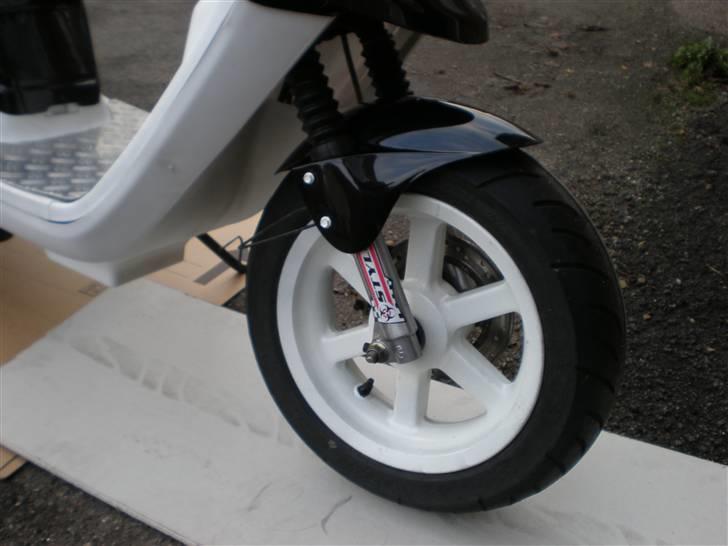 PGO hot 50 Black Pearl. SOLGT - NYT! (fronten var rimlig blæveret ind i mudder, men fik den ren.) billede 4