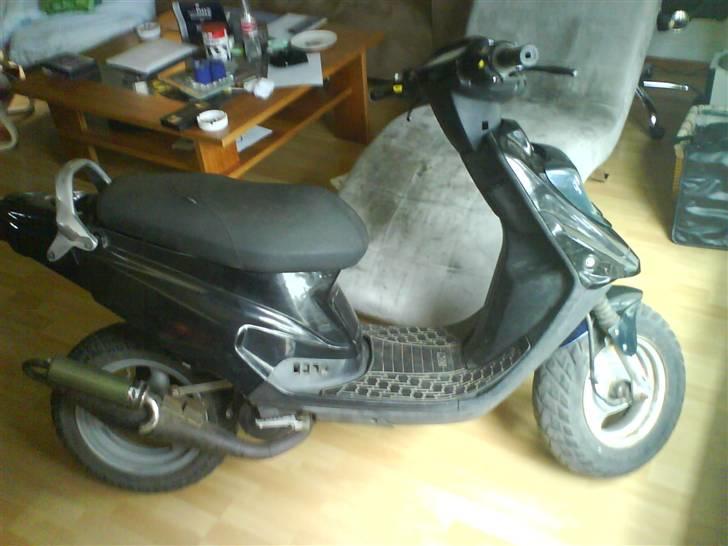 PGO hot 50 byttet  - scooteren fra siden billede 1