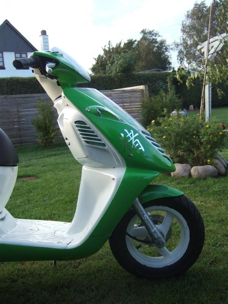 Aprilia Sonic GP 'Lotte' Solgt . - Forenden, med mit "Gris" klistermærker ;) billede 8