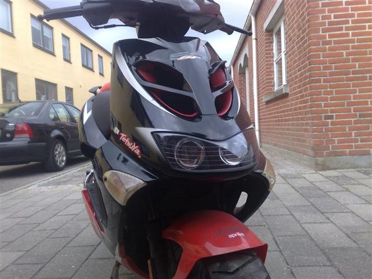 {{currentPhoto.altText}} billede {{currentPhoto.number}}