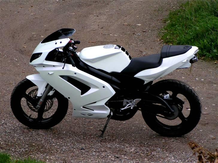 Rieju RS2 - Et billede fra den anden side. billede 13