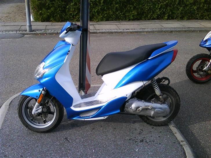 Yamaha Jog R !Byttet Til Senda! - Sådan står den lige nu, alle de billeder er taget den 19/ oktober 2008 billede 1