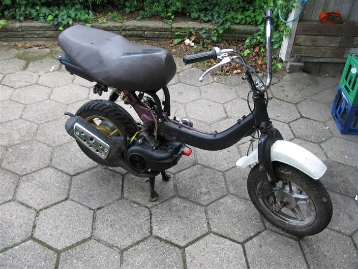 Suzuki FZ50 / Sonic - Sådan holder den lige pt...men nye stumper er købt... billede 1