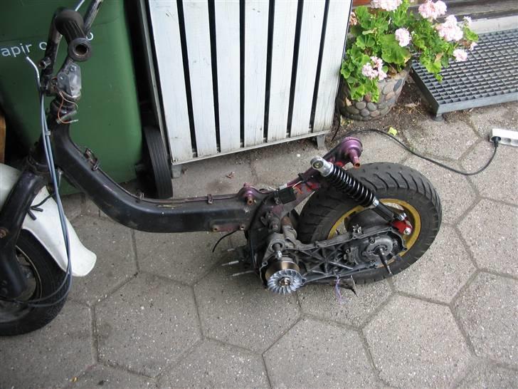 Suzuki FZ50 / Sonic - Ved at finde ud af ophængs montering og placering billede 8