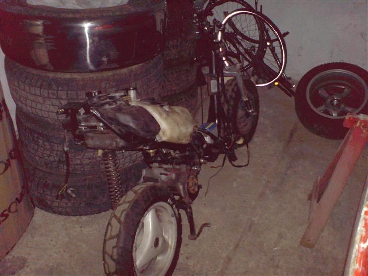 Aprilia Rally AC  [ Byttet ] - Skulle prøve og få den i gang og så skildes ad igen og males osv billede 4