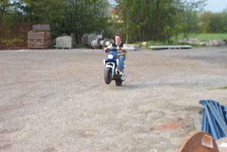 Yamaha Slider / ER BYTTET - som jeg har skrevet.... den kan ikke holde forhjulet nede når man gav fuld gas.. billede 7