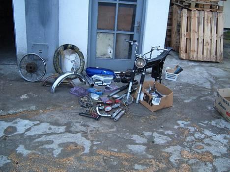 Yamaha 4g  solgt - et uddrag af reserve delene for gad ikk til at slæbe det hele ud billede 3