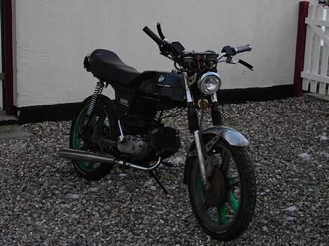 Puch Monza 4 gear - Her kan man rigtig se hvor meget styret er bugget og hvordan udstødningen hænger. :-( billede 5