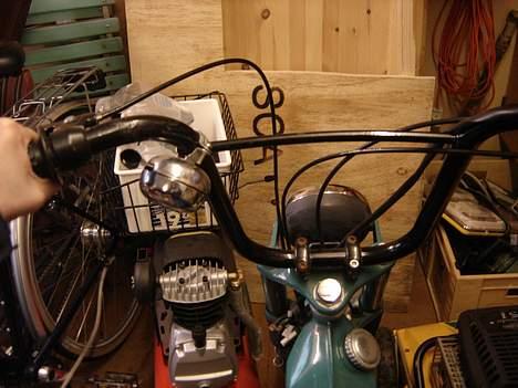 Tomos Solgt - Såen ser det ud når man sidder klar til at cruse.. billede 2