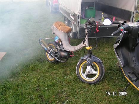 PGO Raceren (Byttet) - 5 min. efter jeg trak brænder så dækket sprang!! total nice (: billede 3