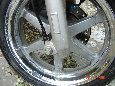 Yamaha  min jog R væk - spejl på fælgene... skide smart billede 2