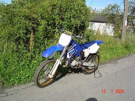 Motorhispania furia supermotard - min yamaha yz 125cc------take a lock at the rims;) exel gull felger, koster ca 10000 (NOK) kr billede 7