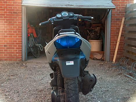 Peugeot speedfight 2 Solgt - ja som i kan se har den kun kørt 12XX billede 4