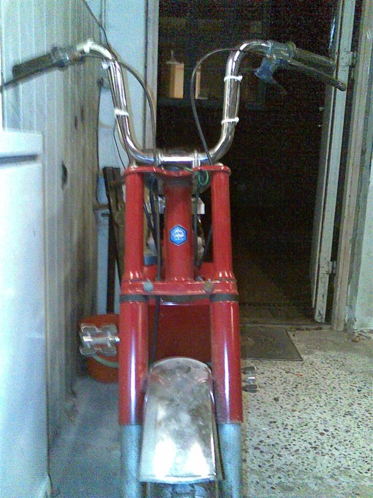 Piaggio Vespa Bravo o0Solgt0o - Ja såen går det når man ikke kan huske hvor forlygten er henne  billede 5