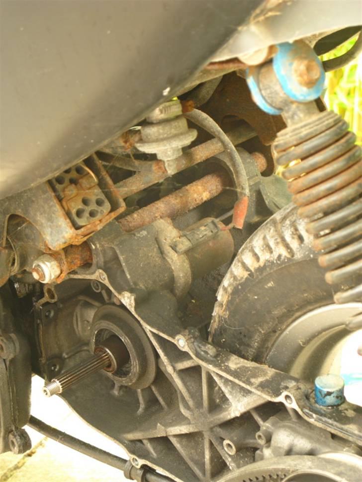 Aprilia Sonic 50 - Bag/under sædet. billede 11