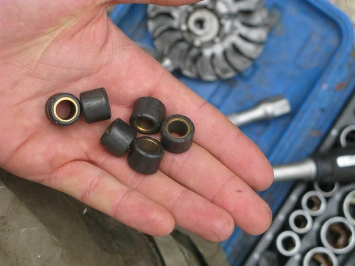 Aprilia Sonic 50 - Rullerne. Sorte. Kender ikke vægten på dem. billede 15