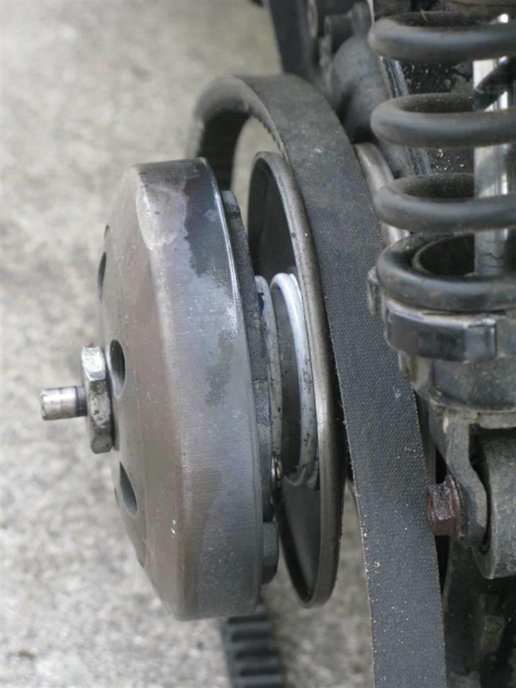 Aprilia Sonic 50 - Hvid koblingstrykfjeder. billede 16